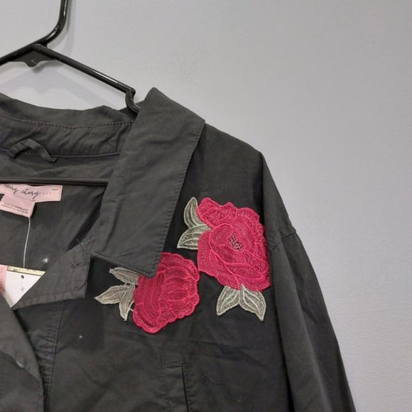 In Every Story Flower Embroidered Black Utility Jacket Size 3X - Picture 2 of 7